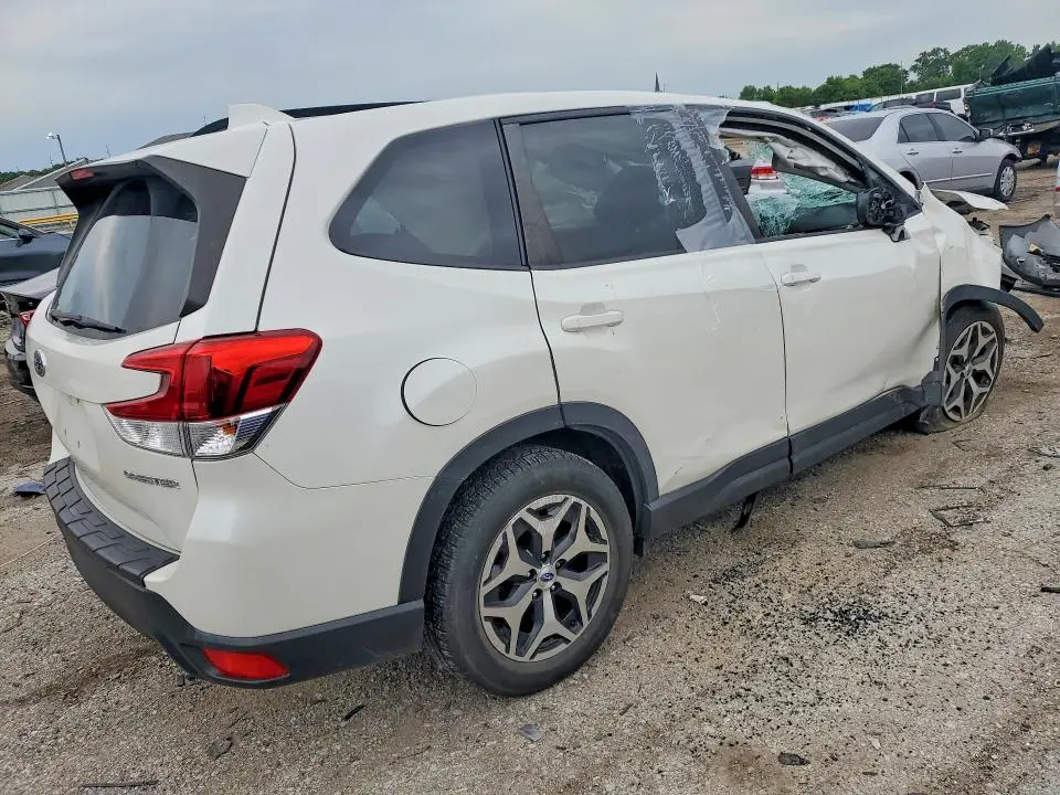 2019 SUBARU FORESTER PREMIUM  