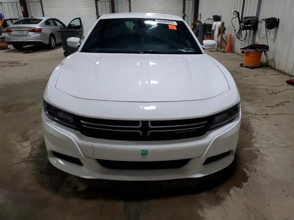 2015 DODGE CHARGER SE  