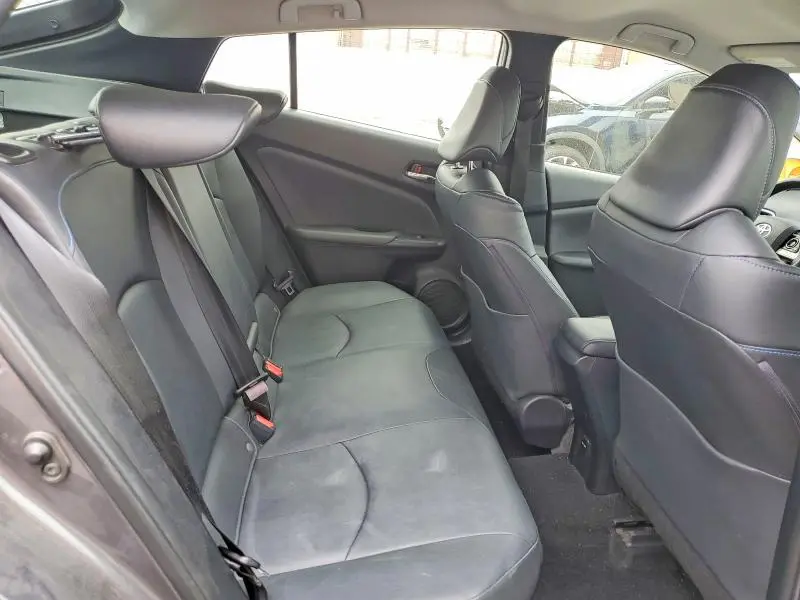 2017 TOYOTA PRIUS THREE TOURING  