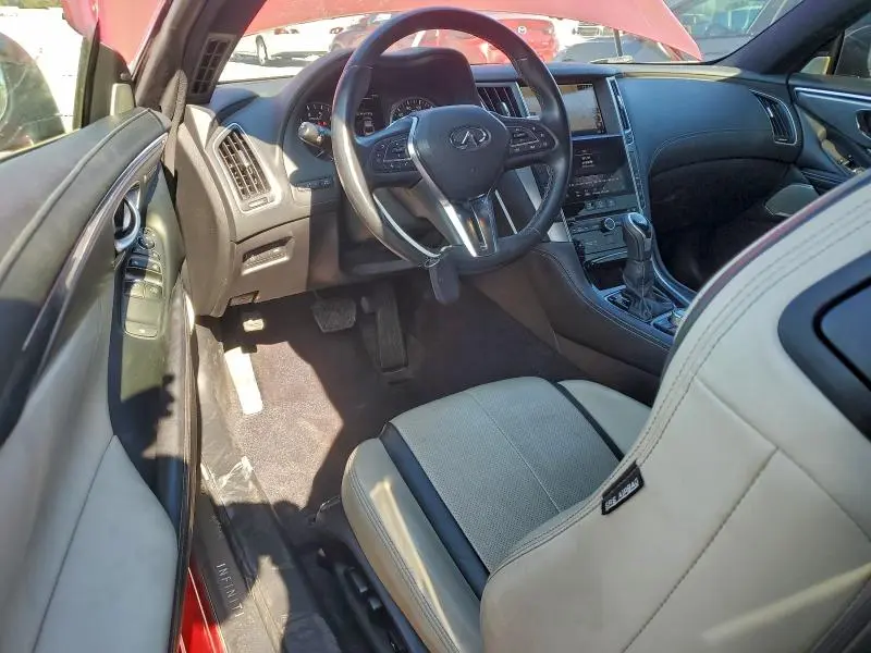 2021 INFINITI Q60 LUXE  