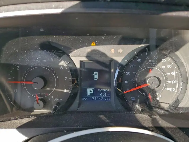 2017 TOYOTA SIENNA LE  