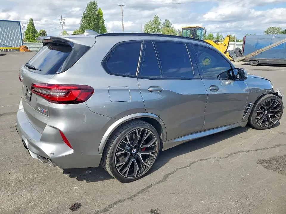 2022 BMW X5 M  