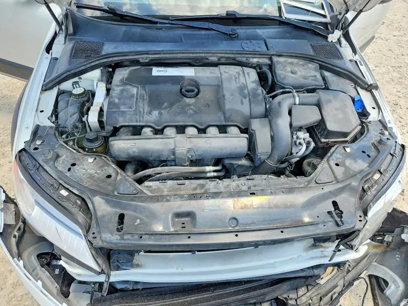 2012 VOLVO XC70 3.2  