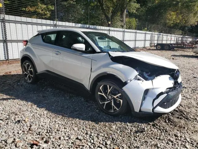 2021 TOYOTA C-HR XLE  