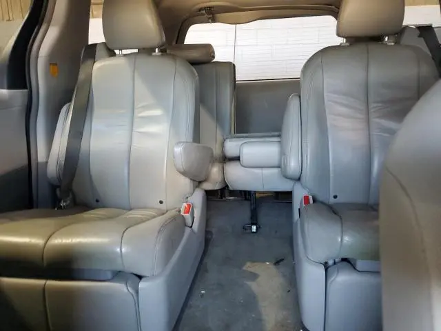 2012 TOYOTA SIENNA XLE  