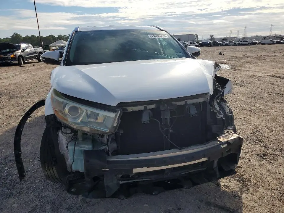 2016 TOYOTA HIGHLANDER XLE  