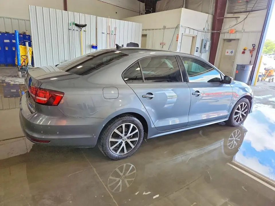 2016 VOLKSWAGEN JETTA SE  
