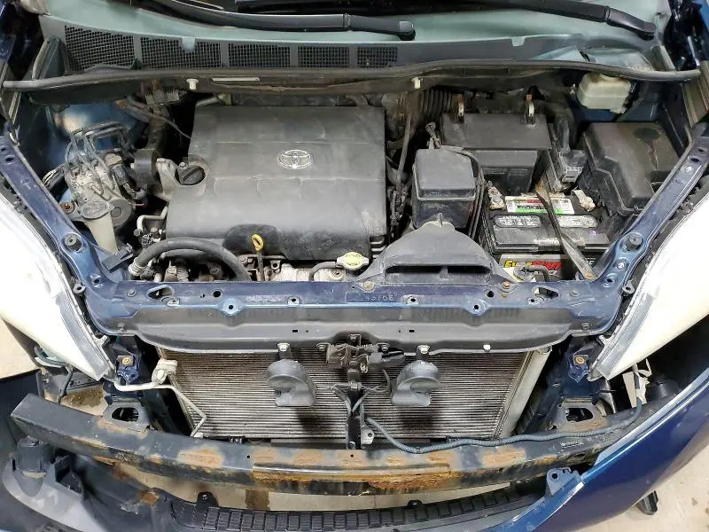 2012 TOYOTA SIENNA XLE 8-PASSENGER  