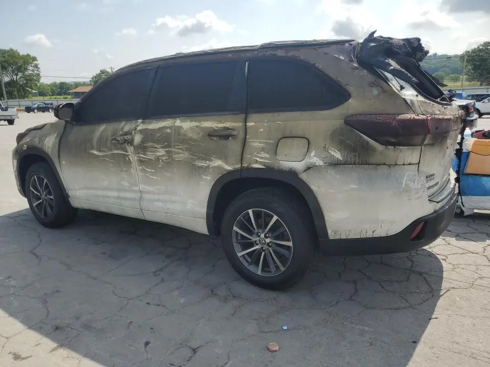 2017 TOYOTA HIGHLANDER XLE  