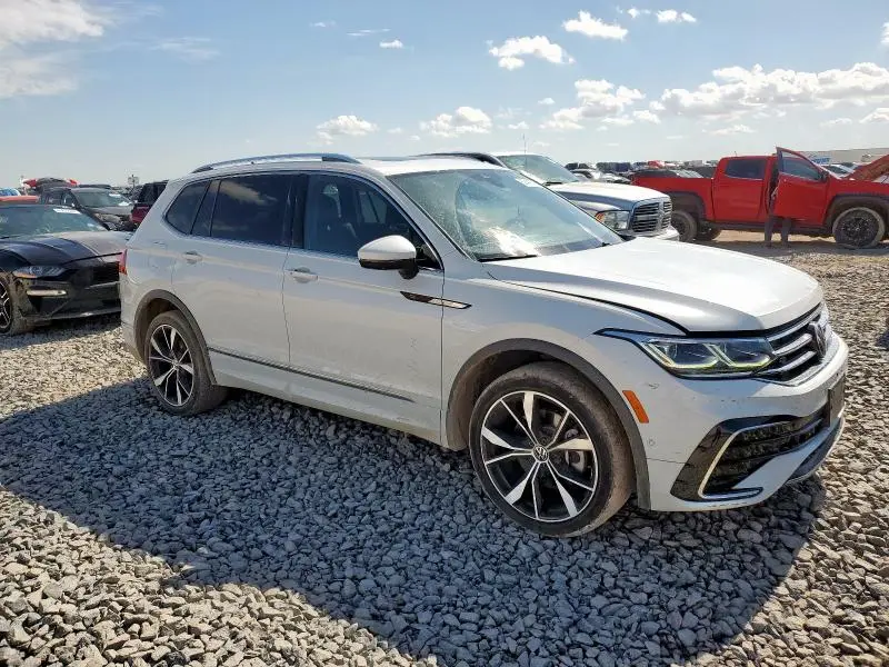 2023 VOLKSWAGEN TIGUAN SEL R-LINE BLACK  