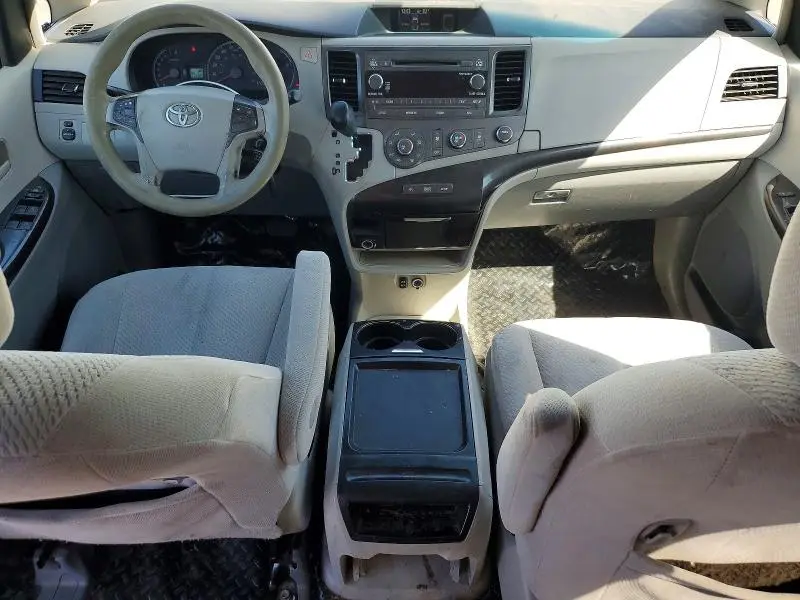 2011 TOYOTA SIENNA LE  