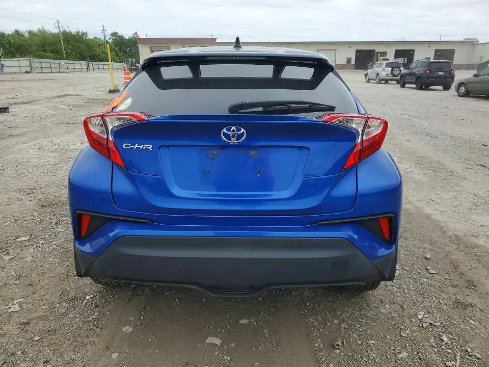 2020 TOYOTA C-HR XLE  