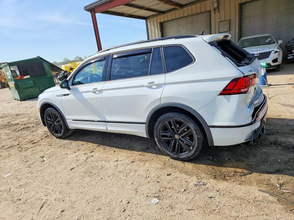 2022 VOLKSWAGEN TIGUAN SE R-LINE BLACK  