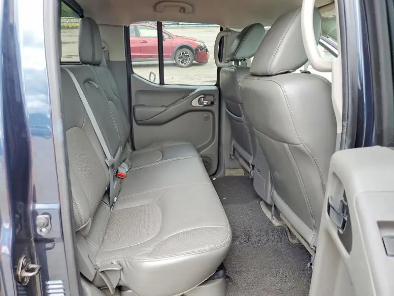 2016 NISSAN FRONTIER SL  