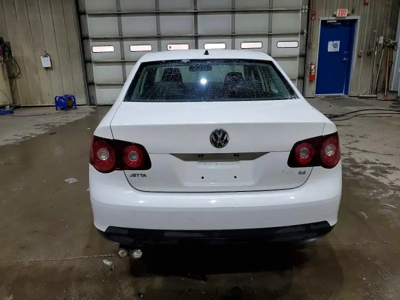 2010 VOLKSWAGEN JETTA SE  