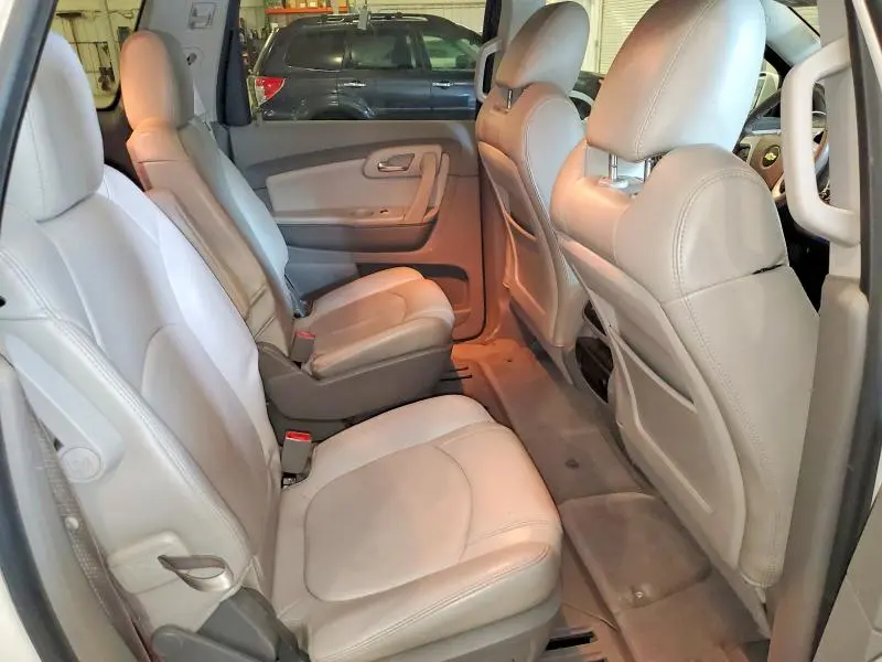 2012 CHEVROLET TRAVERSE LT  