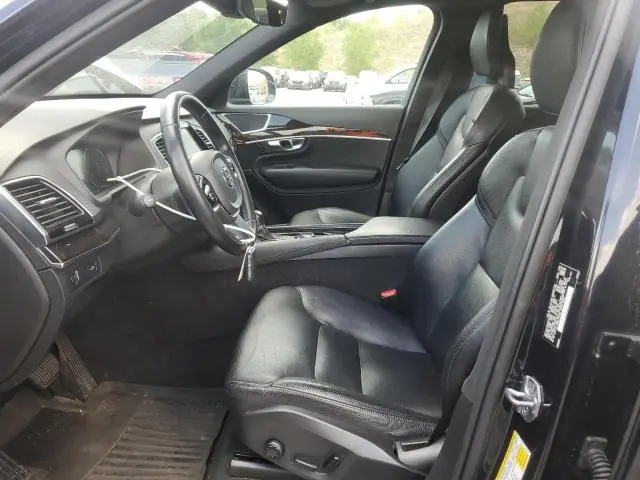 2017 VOLVO XC90 T6  
