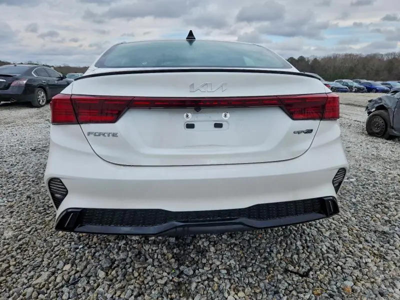 2022 KIA FORTE GT LINE  