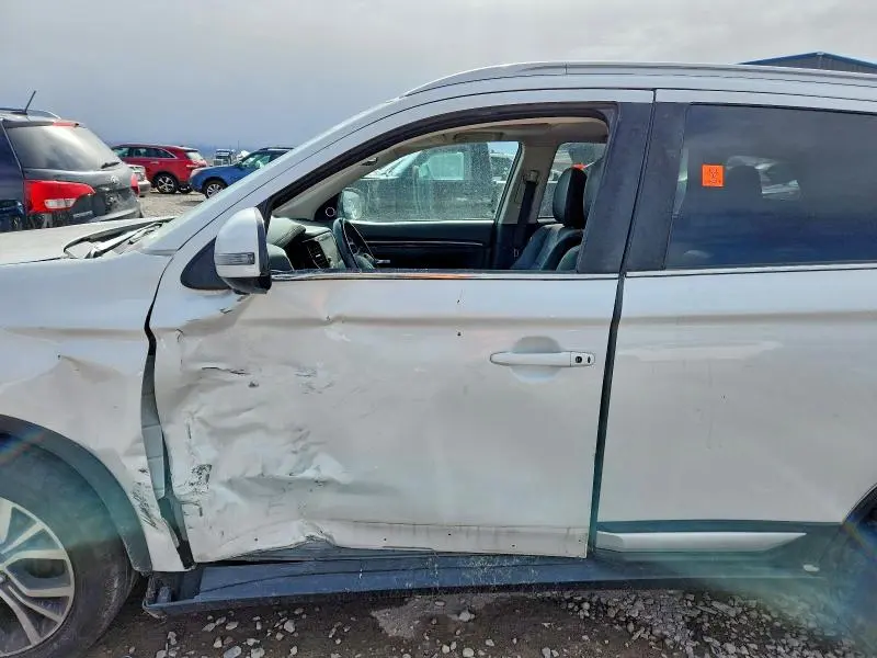 2017 MITSUBISHI OUTLANDER SE  