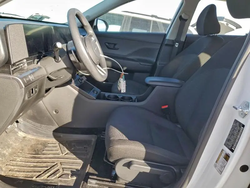 2025 HYUNDAI KONA SE  