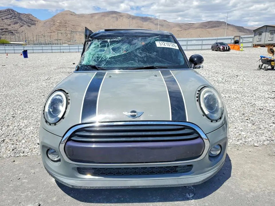 2018 MINI COOPER   