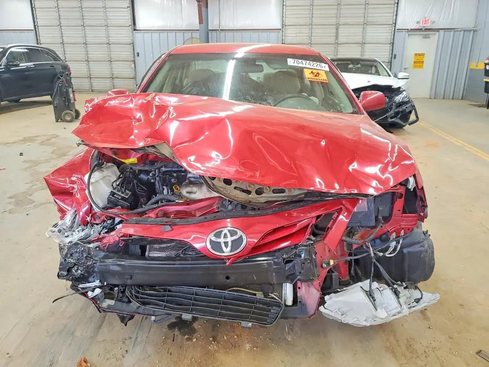 2011 TOYOTA CAMRY LE  