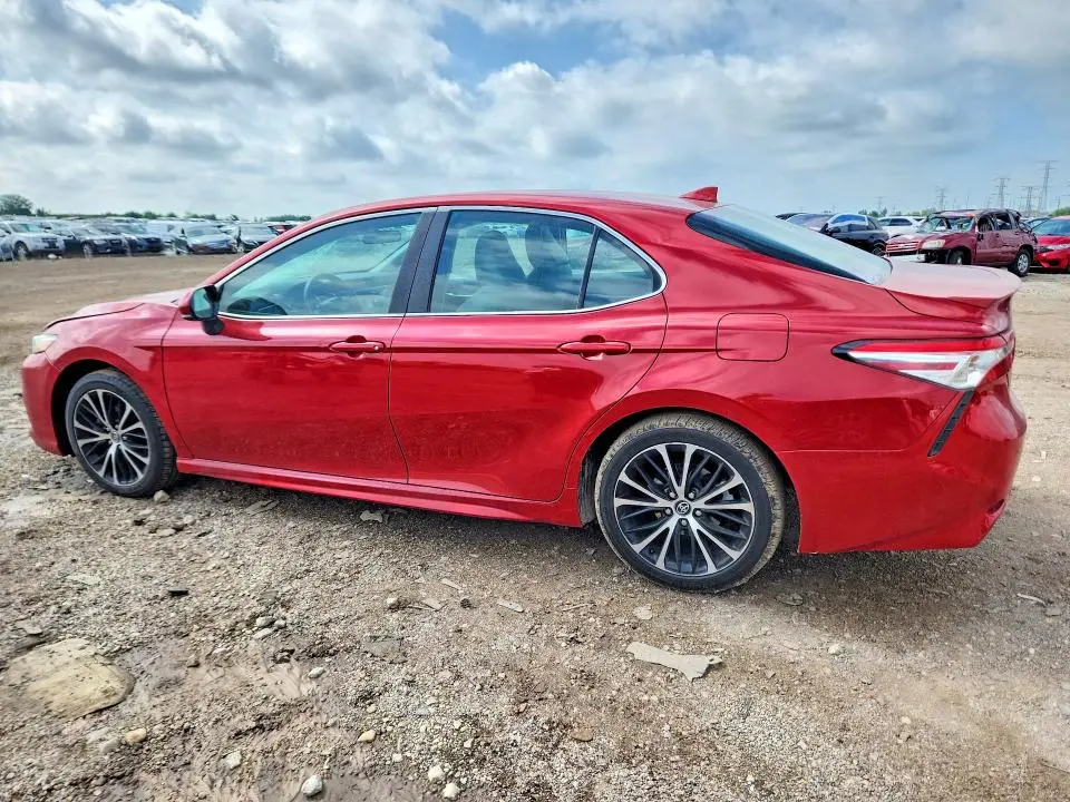 2020 TOYOTA CAMRY SE  