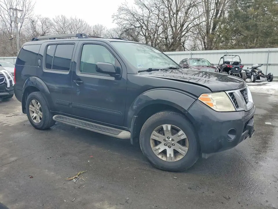 2010 NISSAN PATHFINDER S  