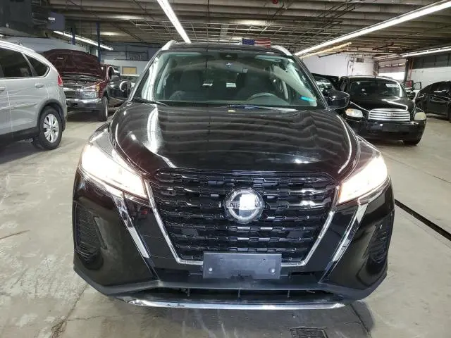 2021 NISSAN KICKS SV  