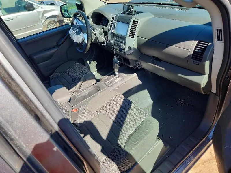 2019 NISSAN FRONTIER SV V6  