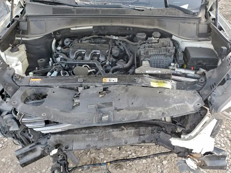 2017 HYUNDAI SANTA FE SE  