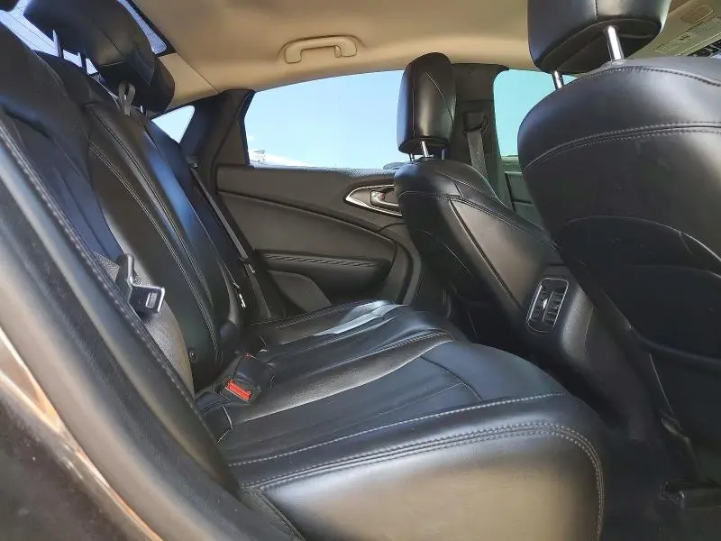 2016 CHRYSLER 200 C  