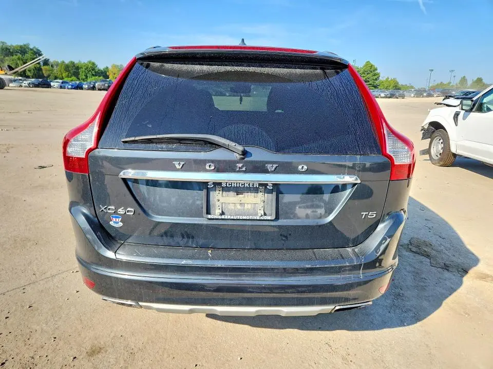 2016 VOLVO XC60 T5 PREMIER  