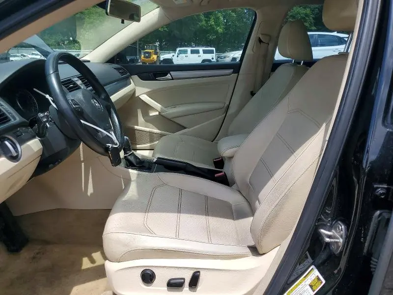 2015 VOLKSWAGEN PASSAT S  
