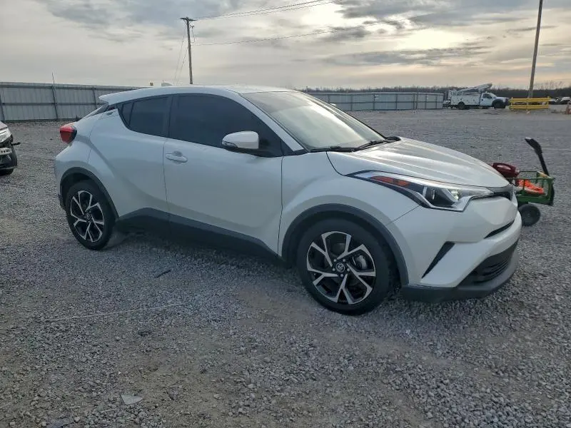 2019 TOYOTA C-HR XLE  