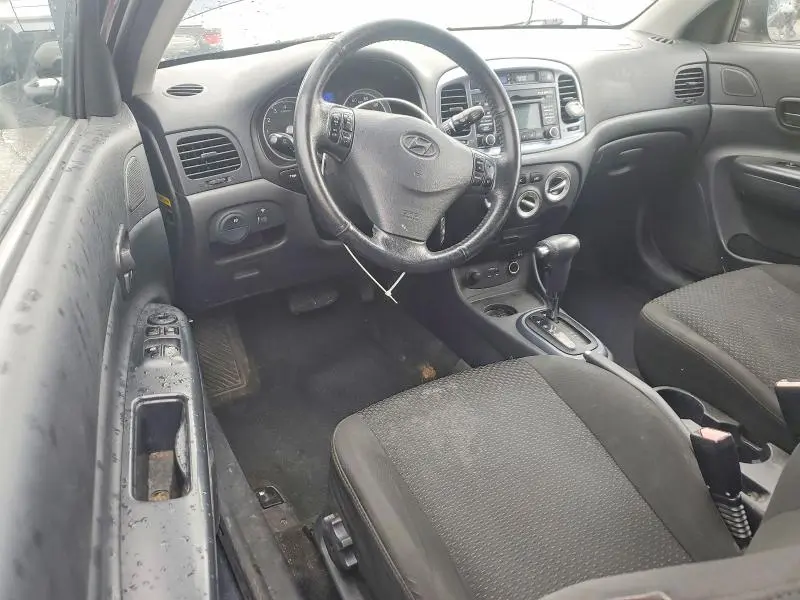 2011 HYUNDAI ACCENT SE  
