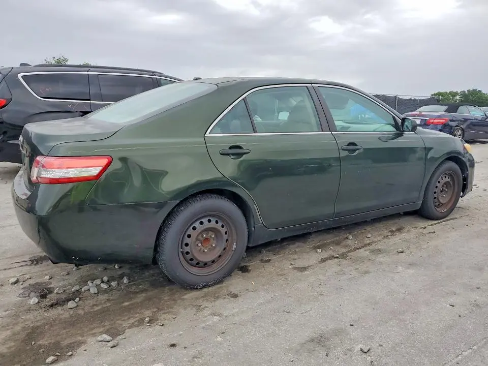 2010 TOYOTA CAMRY LE  