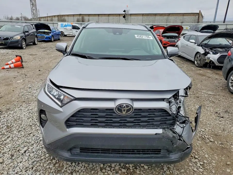 2020 TOYOTA RAV4 XLE  