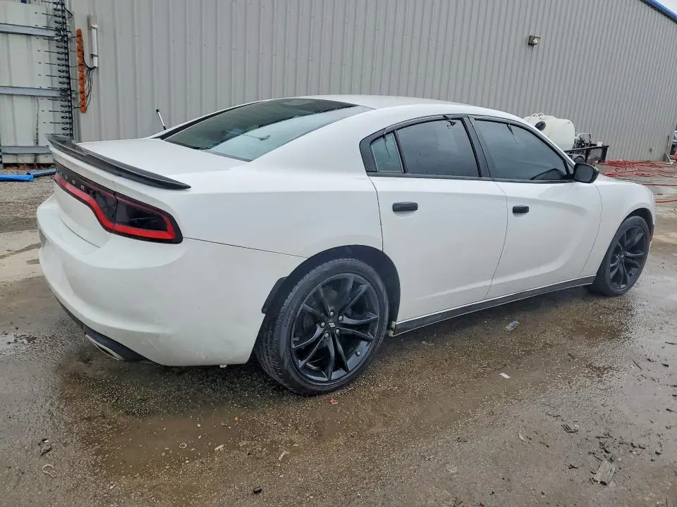 2017 DODGE CHARGER SE  