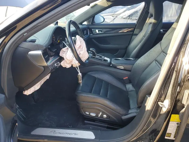 2018 PORSCHE PANAMERA 4  
