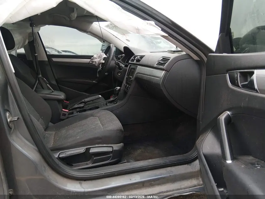 2017 VOLKSWAGEN PASSAT 1.8T S