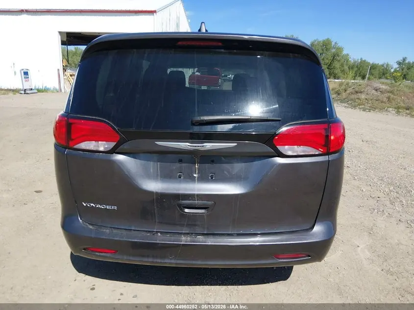 2022 CHRYSLER VOYAGER LX