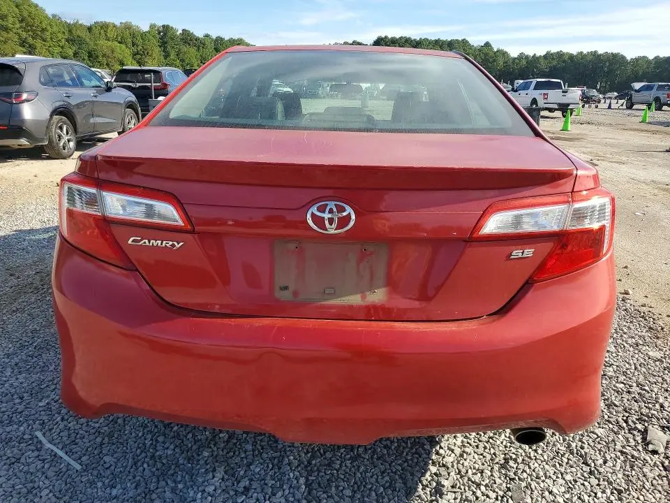 2012 TOYOTA CAMRY SE  