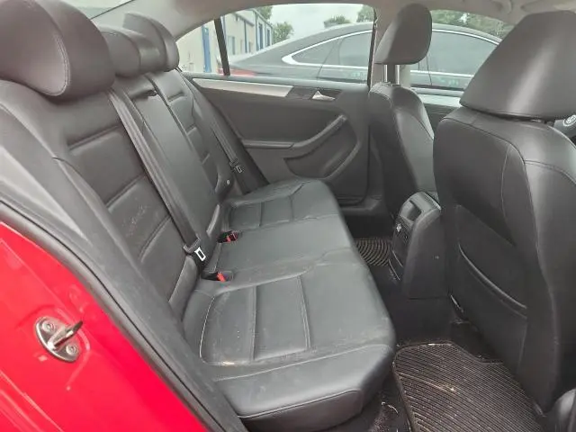 2013 VOLKSWAGEN JETTA SE  