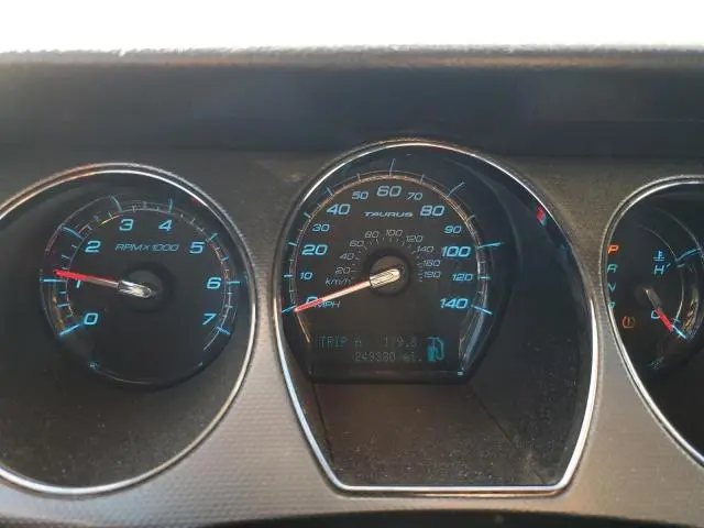 2010 FORD TAURUS SEL  