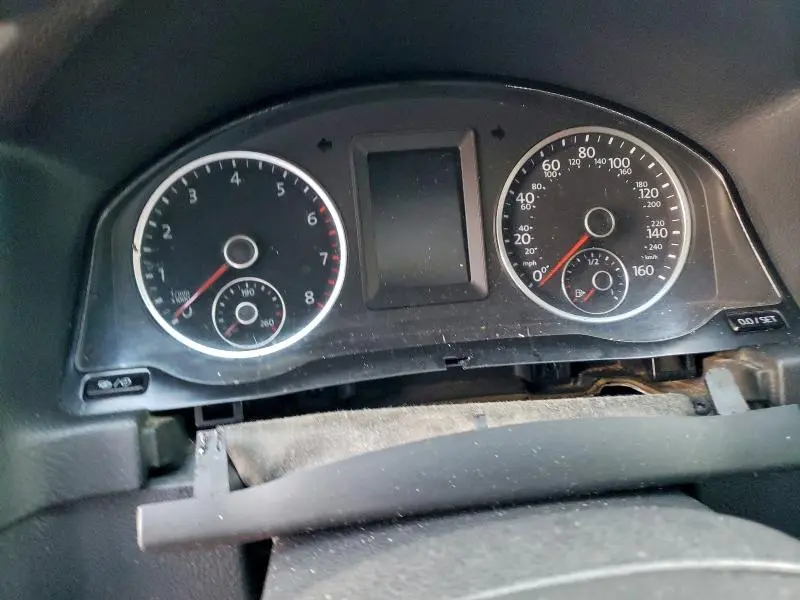 2015 VOLKSWAGEN TIGUAN S  