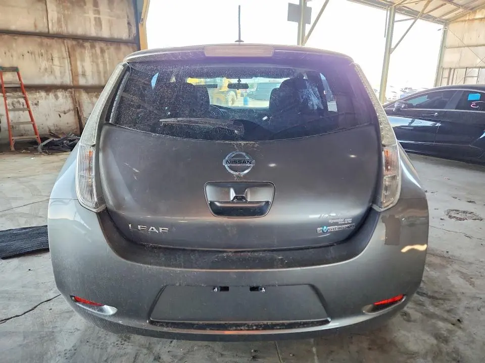 2015 NISSAN LEAF S  
