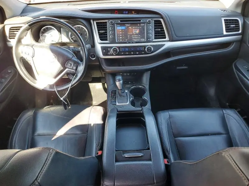 2017 TOYOTA HIGHLANDER XLE  