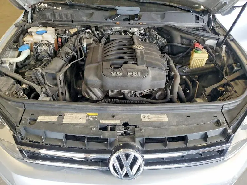 2014 VOLKSWAGEN TOUAREG V6  