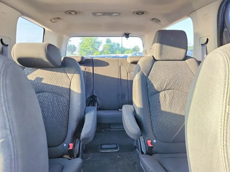 2011 GMC ACADIA SLE  